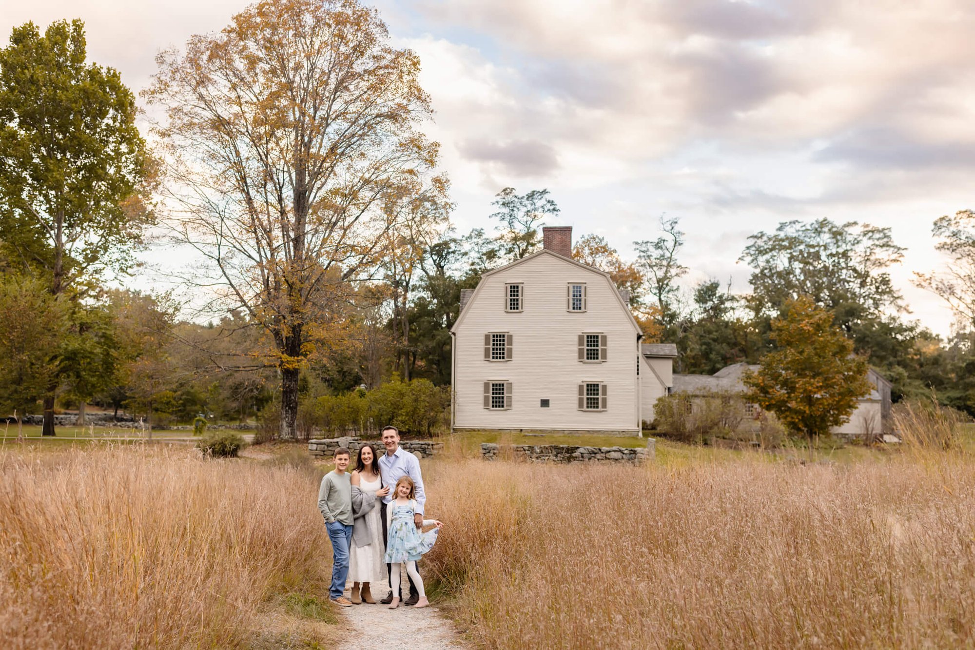 Old North Bridge Concord - Fall famiy photo in Boston-3