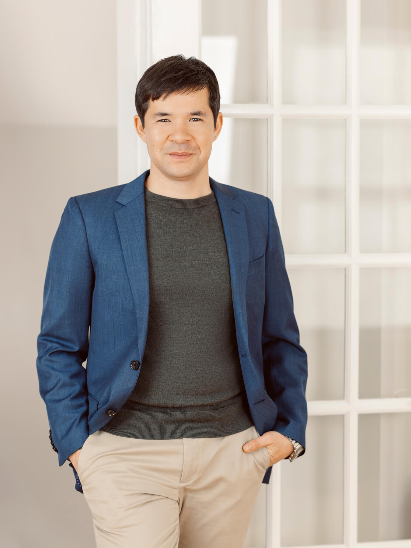 headshots in studio - men-4