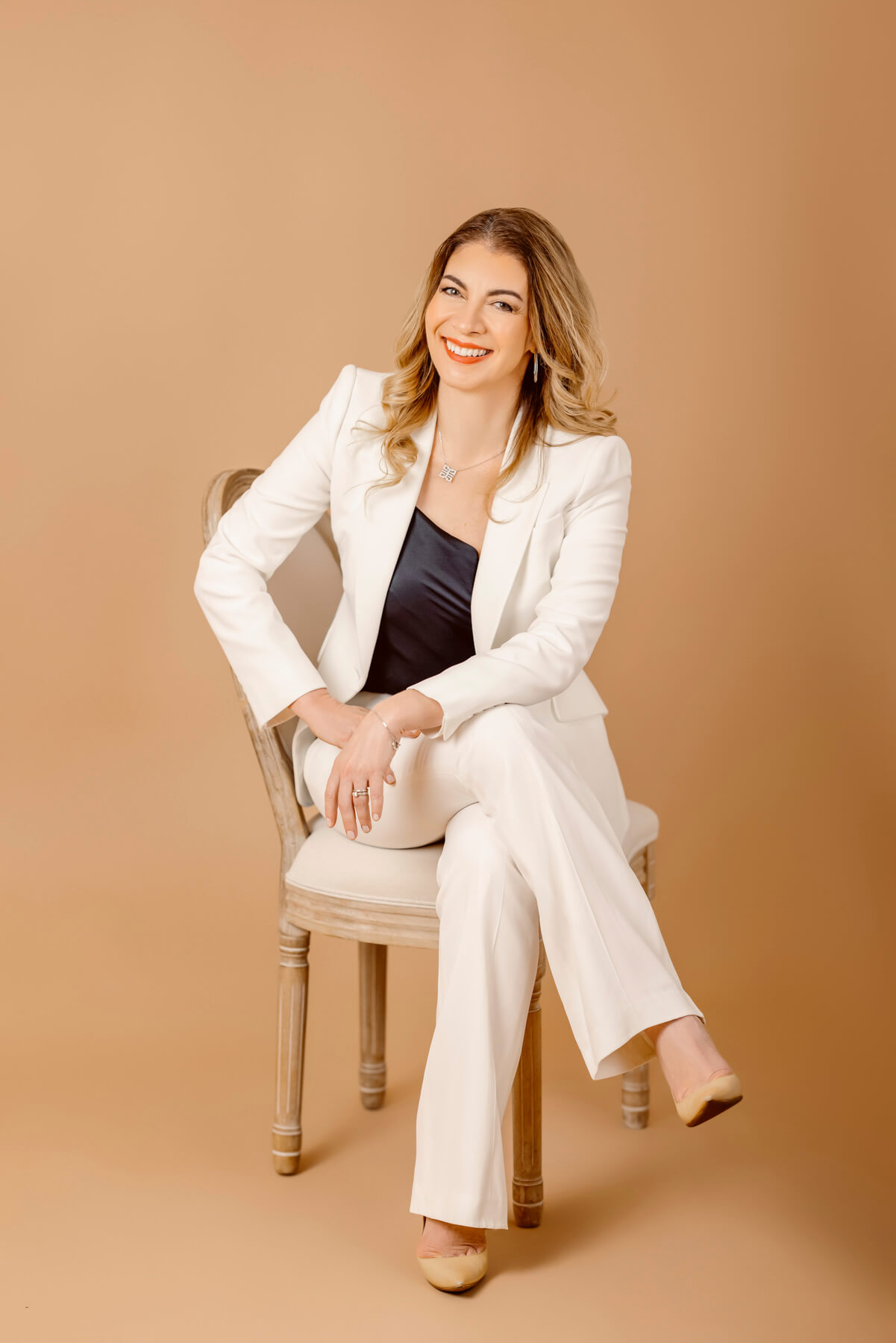 headshots in studio - women-36